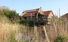 Stable Cottages